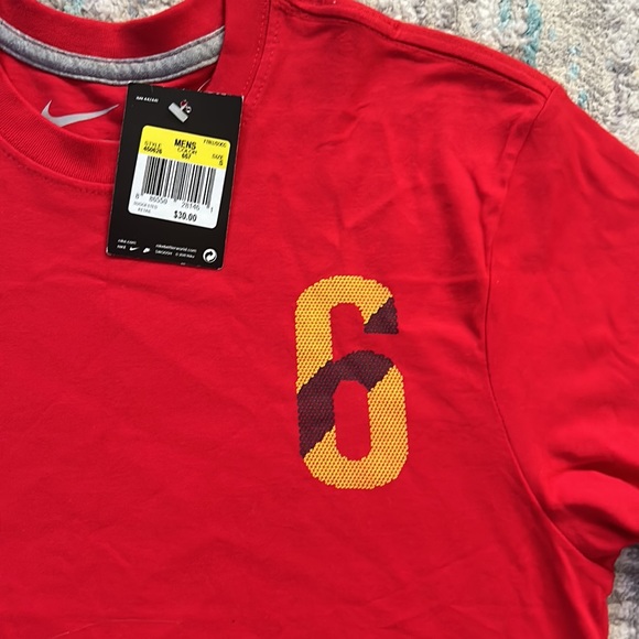 Men's Nike Iniesta #6 Shirt - Picture 2 of 8